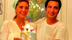 خودنمایی نوید محمدزاده و فرشته حسینی در فرش قرمز فستیوال کن|نوید محمد زاده آبرو داری کرد ولی پوشش وحشتناک خانمش دردسرساز شد!+عکس جنجالی