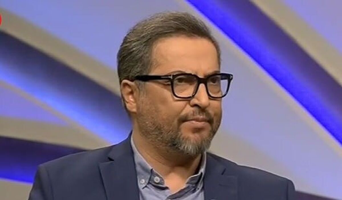 بوسه تلخ مادر مرحوم مهرداد میناوند بر سر مزار پسرش+تصاویر دیده نشده 