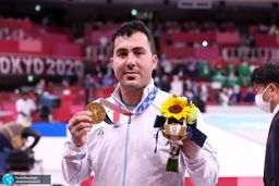 اسطوره فوتبال ایران سورپرایز شد| هدیه خاص برای علی دایی