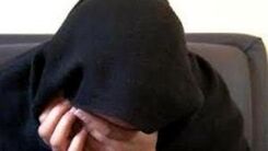 شگرد خجالت آور زن جوان برای کلاهبرداری | زن شیاد ماهرانه پول به جیب می زد