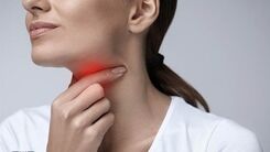 دلایل گلو درد اول صبح چیست ؟ | چگونه گلو درد را آرام کنیم؟