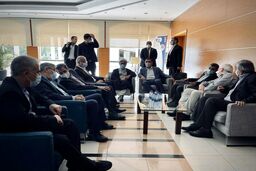 عکس متفاوت احمدی‌نژاد در باشگاه ایرانیان دوبی!