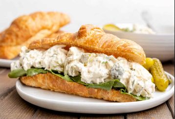 طرز تهیه ساندویچ مرغ سرد خوشمزه به روش بازاری | ساندویچ مرغ سرد، با هر لقمه اش عشق میکنی!