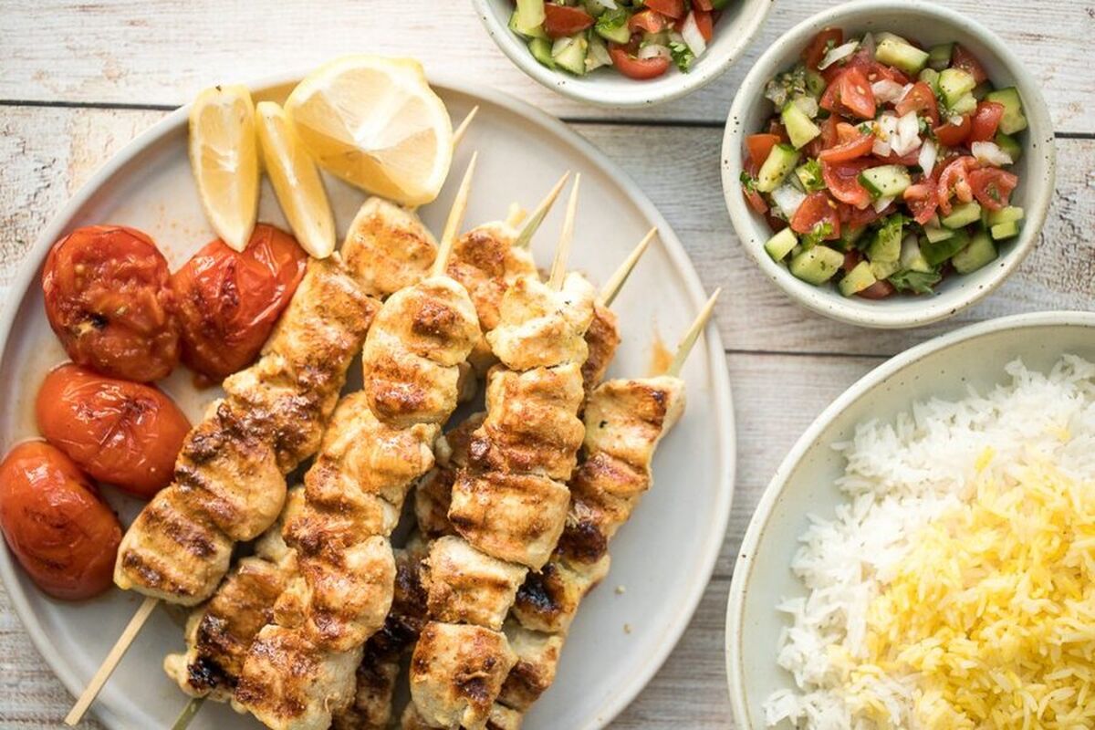 با این روش یک جوجه کباب بازاری در خانه درست کنید | ترفند های جذاب برای پخت جوجه کباب آبدار !