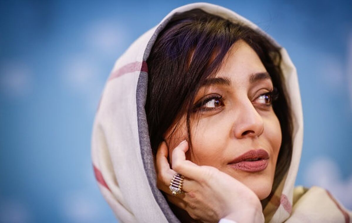 خونه و زندگی با سلیقه ساره بیات لو رفت | تدارک میز مهمانی ناهار با غذاهای گرانقیمت و ظروف آنچنانی در منزل ساره بیات +عکس