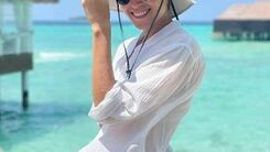 دور دور فرشته حسینی با خانواده شوهرش در ماشین فوق لوکس/تیپ های عجیب فرشته و نوید سوژه شد+عکس