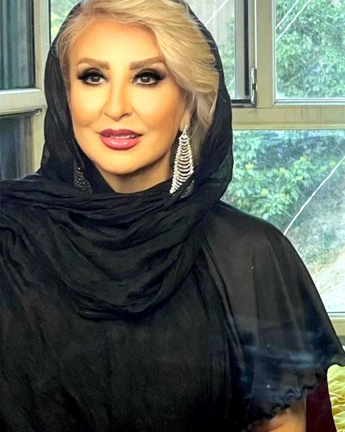 مرجانه گلچین کنسرت برگزار کرد | مرجانه گلچین  و چند بازیگر معروف مجوز کنسرت گرفتند؟ | شیطنت های مرجانه گلچین در این سن و سال +عکس حاشیه ساز