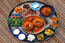 سفره افطار یک خانواده در ماه رمضان چقدر آب می خوره؟