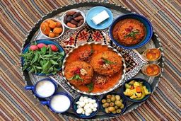 سفره افطار یک خانواده در ماه رمضان چقدر آب می خوره؟