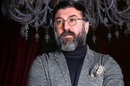 افشای ماجرای نامزدی مرحوم علی انصاریان از زبان داماد خانواده!/راز انصاریان بر ملا شد!
