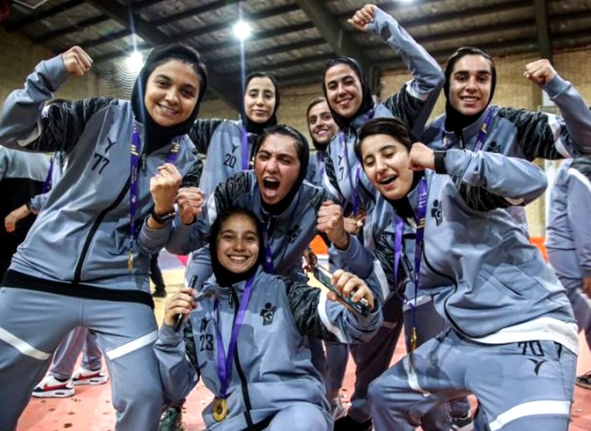 خوشحالی پیکانی‌ها از قهرمان شدن در لیگ فوتسال زنان