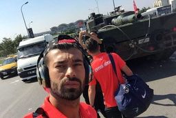 تیپ دردسرساز رامین رضاییان در دبی +عکس