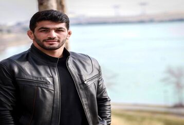 رقیب حسن یزدانی از همسر زیبایش رونمایی کرد + عکس های خانوادگی