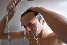 دیگه برای خرید شامپوهای ریزش مو هزینه سنگین ندهید | در خانه شامپ پر پشت کننده مو بسازید