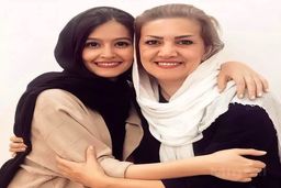 خواستگاری رفتن پردیس احمدیه برای پدرش | پردیس احمدیه چه زن جوونی را برای پدر در نظر گرفته ببینید +فیلم