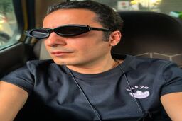 نوید محمدزاده از دست فرشته حسینی کچل شد+عکس