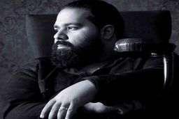 اجرای احساسی آهنگ «تولدت مبارک» رضا صادقی برای سالروز تولد علی انصاریان+فیلم