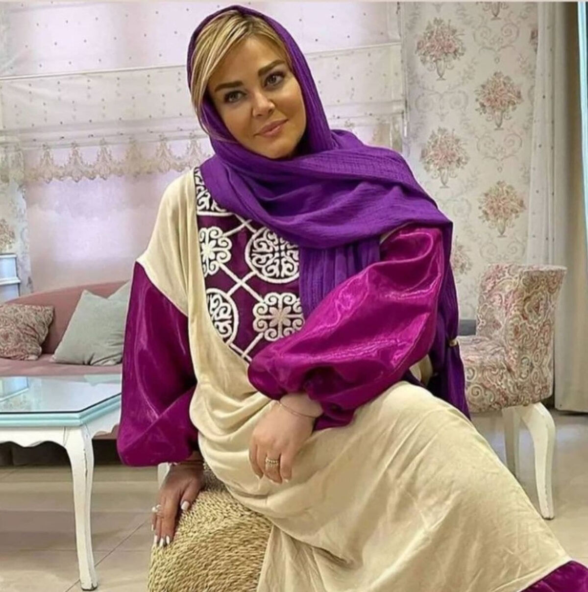 هالووین فوق اعیانی بهاره رهنما در کانادا/ژست هنجار شکن خانم بازیگر در میانسالی+عکس