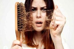 علت ریزش شدید مو در پاییز چیست ؟ | این راهکارها را امتحان کنید