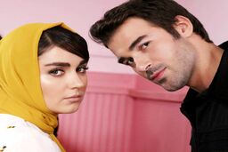 لباس وحشتناک افسانه پاکرو در ترکیه | افسانه پاکرو در مرکز مد تیپ از این بهتر نبود؟ +عکس