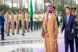 عکس جالب از اسکورت ویژه هواپیمای رئیس‌جمهور چین در عربستان