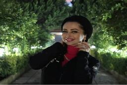 کولاک نفیسه روشن و مادرش در کنسرت آرون افشار /باورتان نمی شود این خانم جوان مادر نفیسه روشن باشد!+عکس
