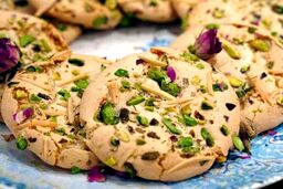 شیرینی ساده و مجلسی برای عید! | طرز تهیه قرابیه سیب و گردو