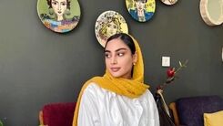 دختران جوان به دنبال مانتوی میلیونی ترلان پروانه | تیپ حسرت برانگیز ترلان پروانه + عکس