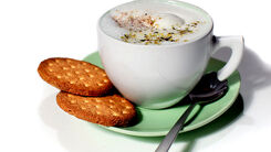 طرز تهیه یک نوشیدنی داغ کافی شاپی | روزهای سرد زمستان این ترکیب را حتما امتحان کنید