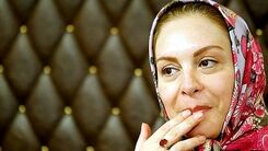 افسانه بایگان:مردم در فضای مجازی دچار خودباختگی شده‌اند