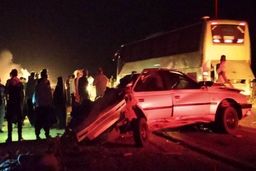 
عکسی هولناک از له شدن پژو ۴۰۵ در تصادف با اتوبوس