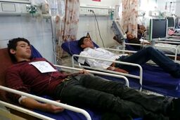 توضیحات وزیر بهداشت درباره مسمومیت دانش‌آموزان