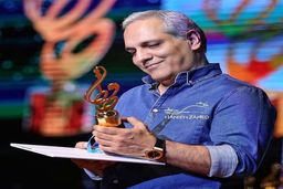 تصویر غم‌انگیز از مهران مدیری در سوگ مهرجویی | داغ مهرجویی مهران مدیری را پیر کرد