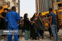 نجات یک نفر از زیرآوار متروپل