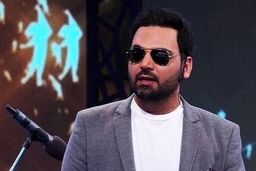 سنگ تمام احسان علیخانی برای تیپش در جشنواره/جذابیت عجیب با تیپ زمستانی!+عکس