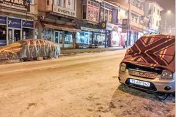 یخبندان عجیب در ترکیه/خودروها در خیابان پتو پیچ شدند +عکس