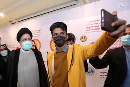 سلفی دیدنی یک نوجوان با رئیسی + عکس