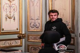 عکس حاشیه ساز رئیس جمهور فرانسه جنجالی شد!