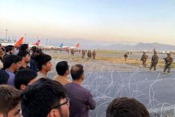 فرار مرد افغان از طالبان؛ سقوط از هواپیمای آمریکایی! +‌فیلم لو رفته 