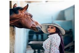 عکس دیده نشده از تولد ترلان پروانه کنار رودخانه