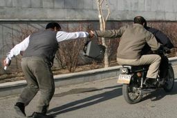 انهدام باند سارقان کیف‌قاپ در عباس‌آباد تهران!+جزئیات 