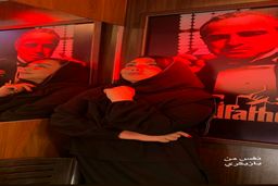 عکس یادگاری بهنوش بختیاری با پدر خوانده!