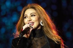 این زن جای شکیرا را در جام جهانی گرفت + عکس