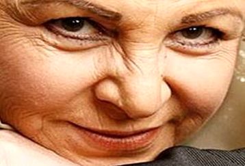 بازیگر معروف دخترش را از دست داد | آزیتا لاچینی عزادار شد +عکس