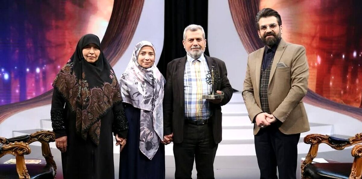 لحظه احساسی برنامه مثل ماه/ دیدار دختر با پدر و مادرش بعد از سالها دوری+فیلم دیده نشده 