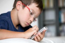 چگونه کودکان از تلفن همراه استفاده کنند؟