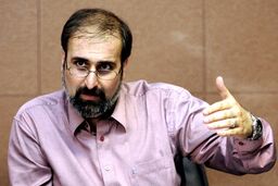 داوری: احمدی نژاد می‌خواهد بمبی را بترکاند! 