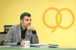 محبوبیت عادل فردوسی پور در بین شاگردانش | عادل فردوسی‌ پور و شاگردانش در دانشگاه شریف +عکس