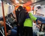 تصویری از کمک رسانی اورژانس به برخی مصدومان حادثه برخورد قطارهای مترو