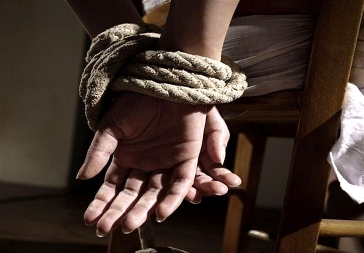 نقـشه وحشتناک پـدر برای مهاجرت نکردن پسرش | پسر جوان دست و پا بسته پیدا شد 